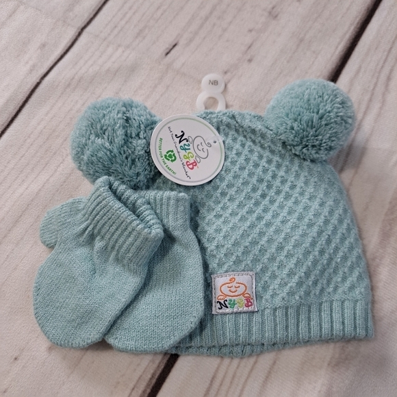 Not Your Grandma's Blanket 0-6 Month Hat and Beanie Set - Picture 6 of 6